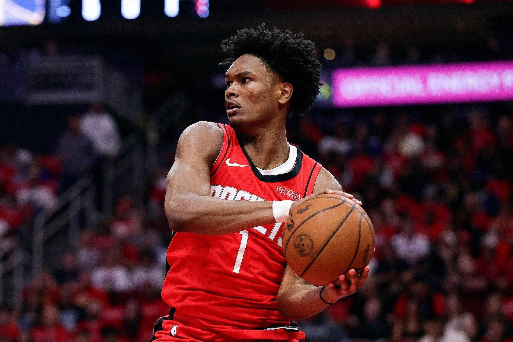 关于赛地聚焦——CBA季后赛国际比赛日热度飙升，休斯敦火箭回应争议，气氛紧张，赛季目标并未改变的信息